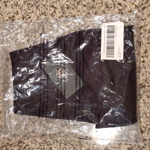 SHE WOLVES FOREVER SEAMLESS EVERSON SHORTS IN BLACK - Picture 3 of 3